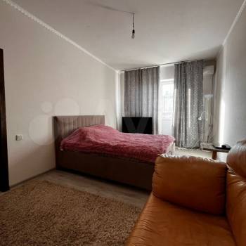 Продается 1-комнатная квартира, 35 м²