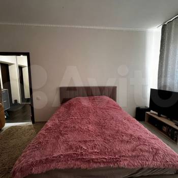 Продается 1-комнатная квартира, 35 м²