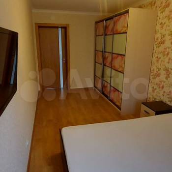 Сдается Многокомнатная квартира, 60 м²