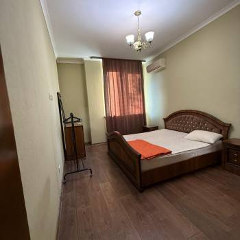 Сдается 2-х комнатная квартира, 77 м²