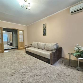 Сдается Многокомнатная квартира, 64 м²