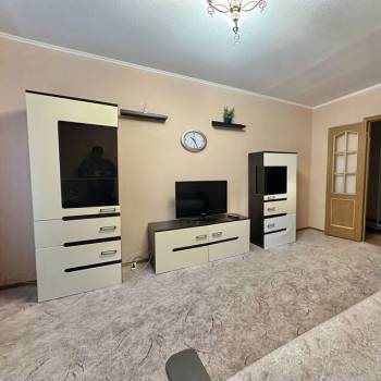 Сдается Многокомнатная квартира, 64 м²