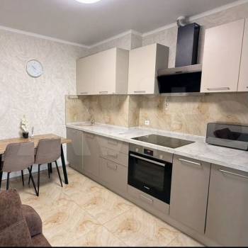 Продается 1-комнатная квартира, 40 м²