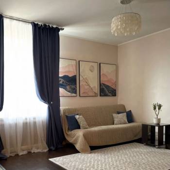 Продается 1-комнатная квартира, 52 м²