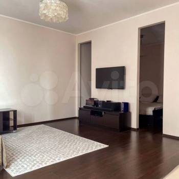 Продается 1-комнатная квартира, 52 м²