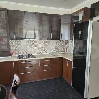 Сдается 1-комнатная квартира, 64 м²