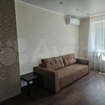 Сдается 1-комнатная квартира, 64 м²