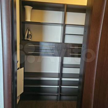 Сдается 1-комнатная квартира, 64 м²