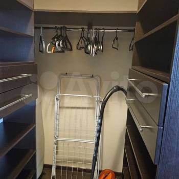 Сдается 1-комнатная квартира, 64 м²