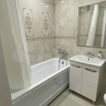 Сдается 1-комнатная квартира, 52 м²