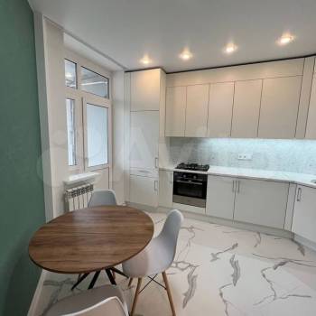 Сдается 1-комнатная квартира, 42 м²