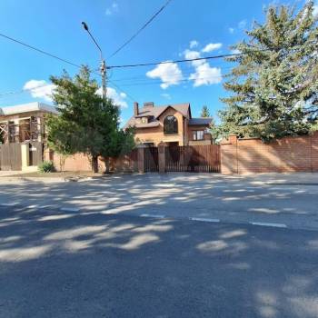 Продается Дом, 205 м²