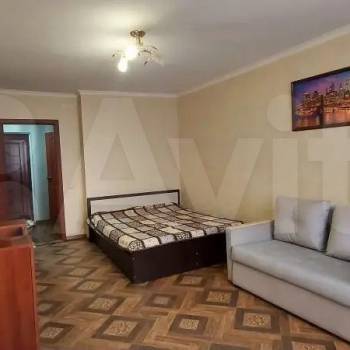 Сдается 1-комнатная квартира, 42 м²