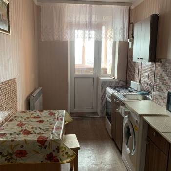 Сдается 1-комнатная квартира, 42 м²