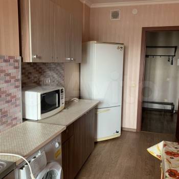 Сдается 1-комнатная квартира, 42 м²