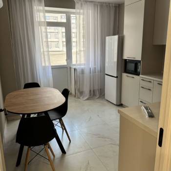 Сдается 1-комнатная квартира, 40 м²