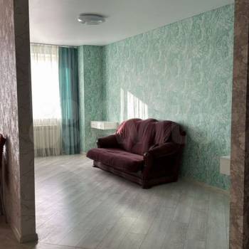 Сдается 1-комнатная квартира, 42 м²