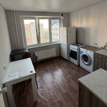 Сдается 1-комнатная квартира, 38 м²