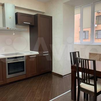 Продается 1-комнатная квартира, 41 м²