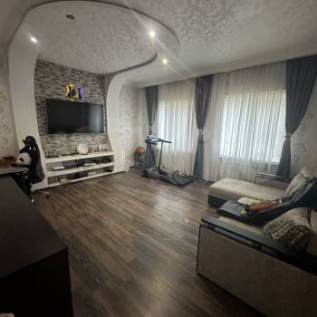 Продается Дом, 195 м²