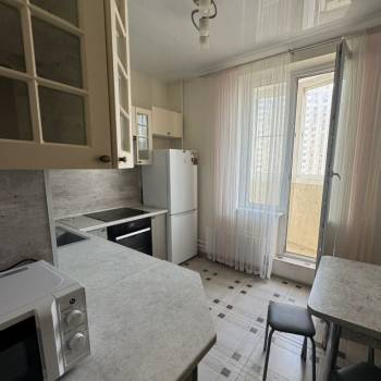 Сдается 1-комнатная квартира, 37 м²