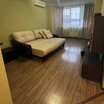 Сдается 1-комнатная квартира, 40 м²