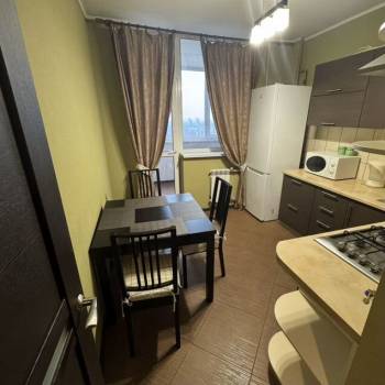 Сдается 1-комнатная квартира, 40 м²