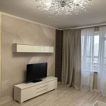 Сдается 2-х комнатная квартира, 70 м²