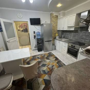 Сдается 2-х комнатная квартира, 87 м²