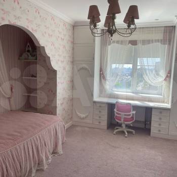 Продается Многокомнатная квартира, 143 м²