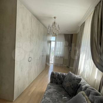 Продается Многокомнатная квартира, 143 м²