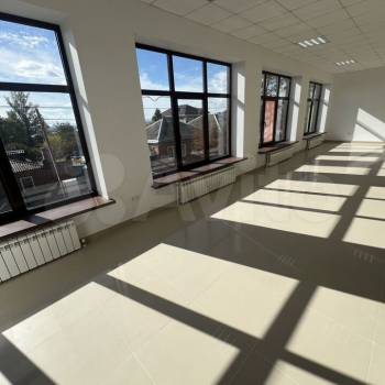 Сдается Нежилое помещение, 200 м²