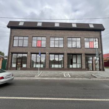 Сдается Нежилое помещение, 200 м²