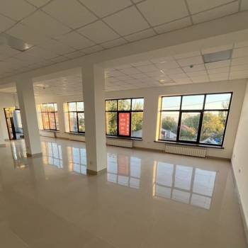 Сдается Нежилое помещение, 200 м²