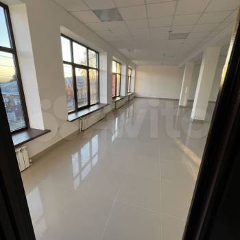 Сдается Нежилое помещение, 200 м²