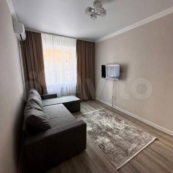 Сдается 1-комнатная квартира, 42 м²