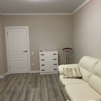 Сдается 1-комнатная квартира, 38 м²