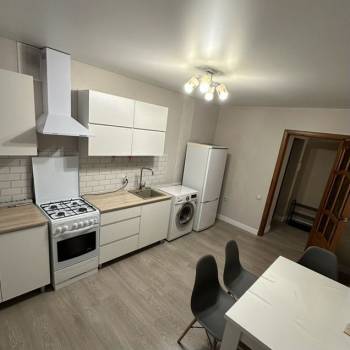 Продается 2-х комнатная квартира, 60 м²