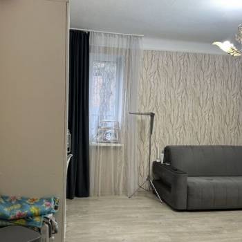 Продается 1-комнатная квартира, 32 м²