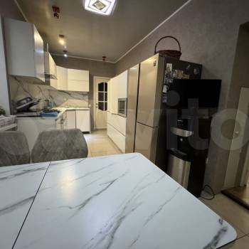 Продается Дом, 240 м²