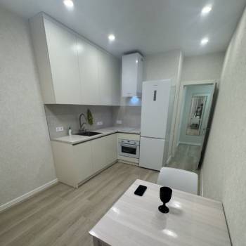 Сдается 1-комнатная квартира, 42 м²