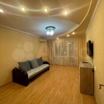 Сдается 1-комнатная квартира, 42 м²