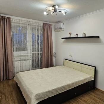 Сдается 1-комнатная квартира, 51 м²