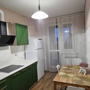 Сдается 1-комнатная квартира, 51 м²