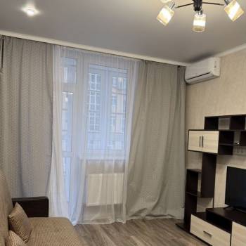 Сдается 1-комнатная квартира, 42 м²