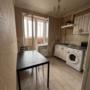 Сдается 1-комнатная квартира, 37 м²