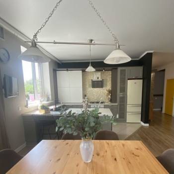 Продается Дом, 280 м²