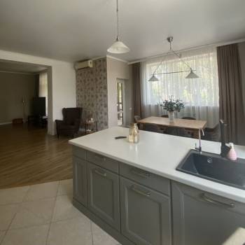 Продается Дом, 280 м²