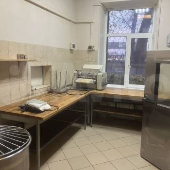 Сдается Нежилое помещение, 208 м²