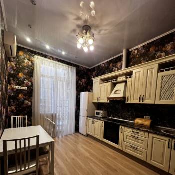 Сдается 2-х комнатная квартира, 83 м²